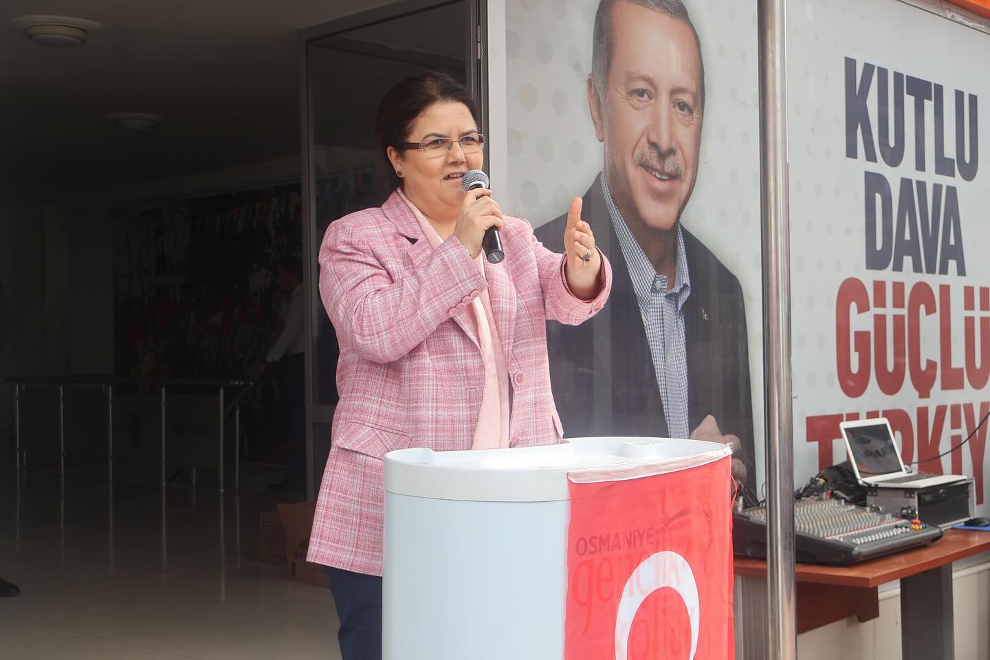 Ak Parti Osmaniye Milletvekili Derya Yanık, Ramazan Bayramı'nda Partililerle Buluştu (2)