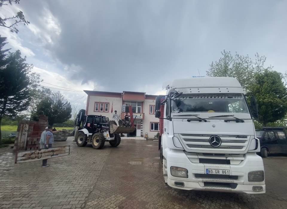 Böcekli Belediye Başkanı İbrahim Çerçi, Belediye Binasının Yenilenmesi İçin Kararlı (3)