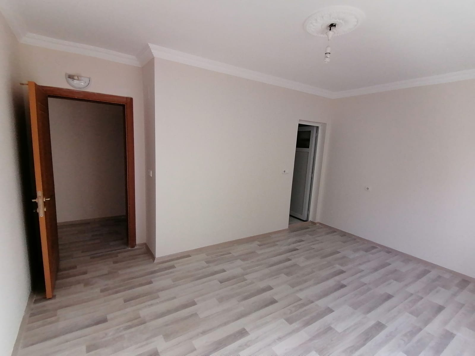 Osmaniye'de Alibeyli Mahallesinde Satılık 3+1 Daire! (2)