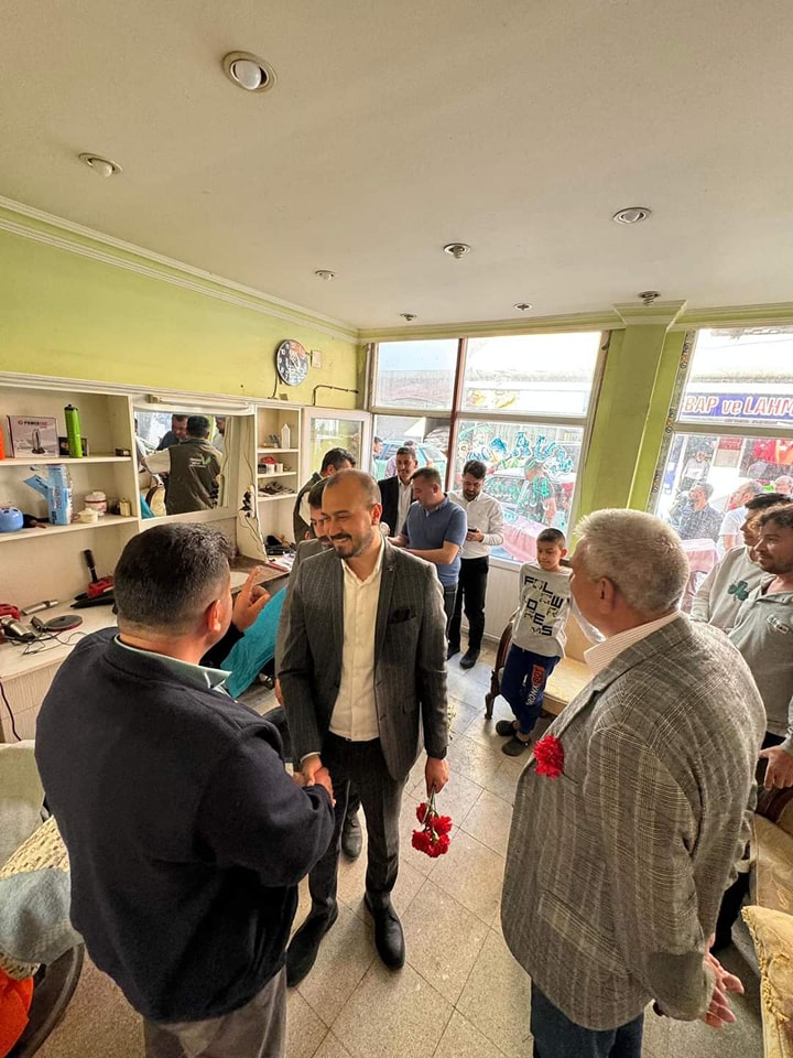 Toprakkale Belediye Başkanı Bekirhan Uyutmaz, İlk Ziyaretini Çarşı Esnafına Gerçekleştirdi (8)