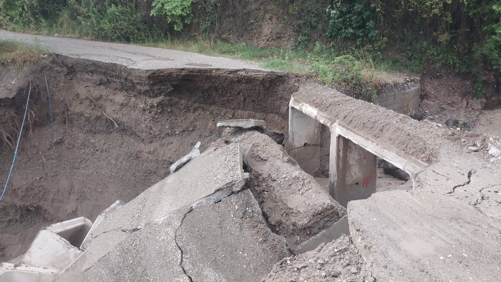 Düziçi İlçesi'nde Yağmur Sonrası Heyelan Oluştu (1)