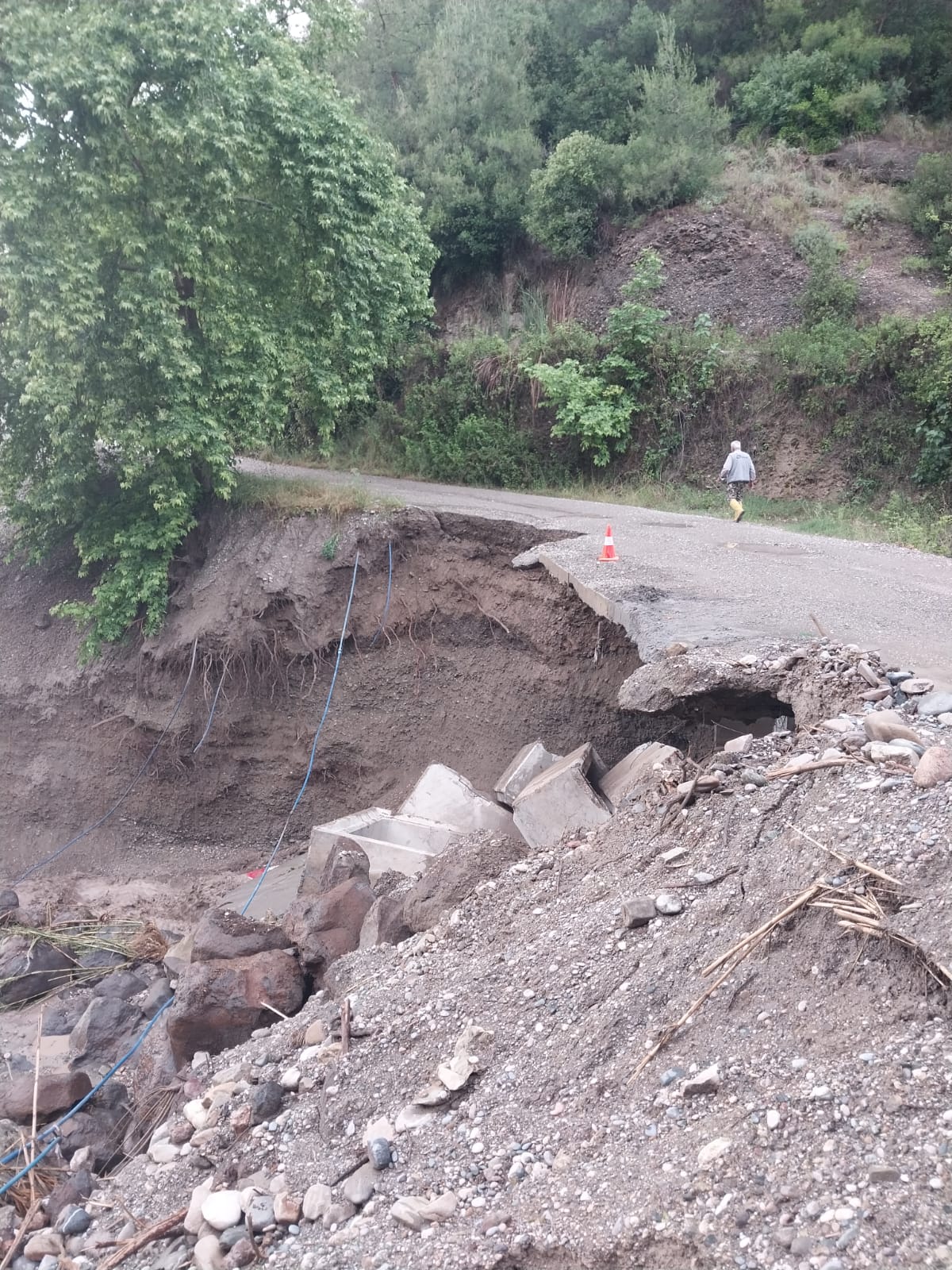 Düziçi İlçesi'nde Yağmur Sonrası Heyelan Oluştu (2)