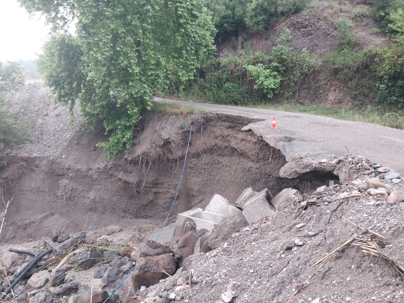 Düziçi İlçesi'nde Yağmur Sonrası Heyelan Oluştu (3)