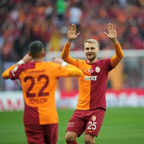 Galatasaray, Ems Yapı Sivasspor'u 6 1 Mağlup Ederek Liderliğini Sürdürdü (1)