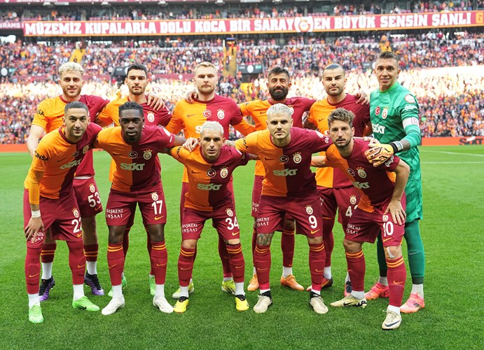 Galatasaray, Ems Yapı Sivasspor'u 6 1 Mağlup Ederek Liderliğini Sürdürdü (2)