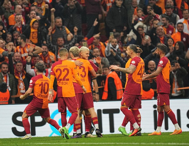 Galatasaray, Ems Yapı Sivasspor'u 6 1 Mağlup Ederek Liderliğini Sürdürdü (6)