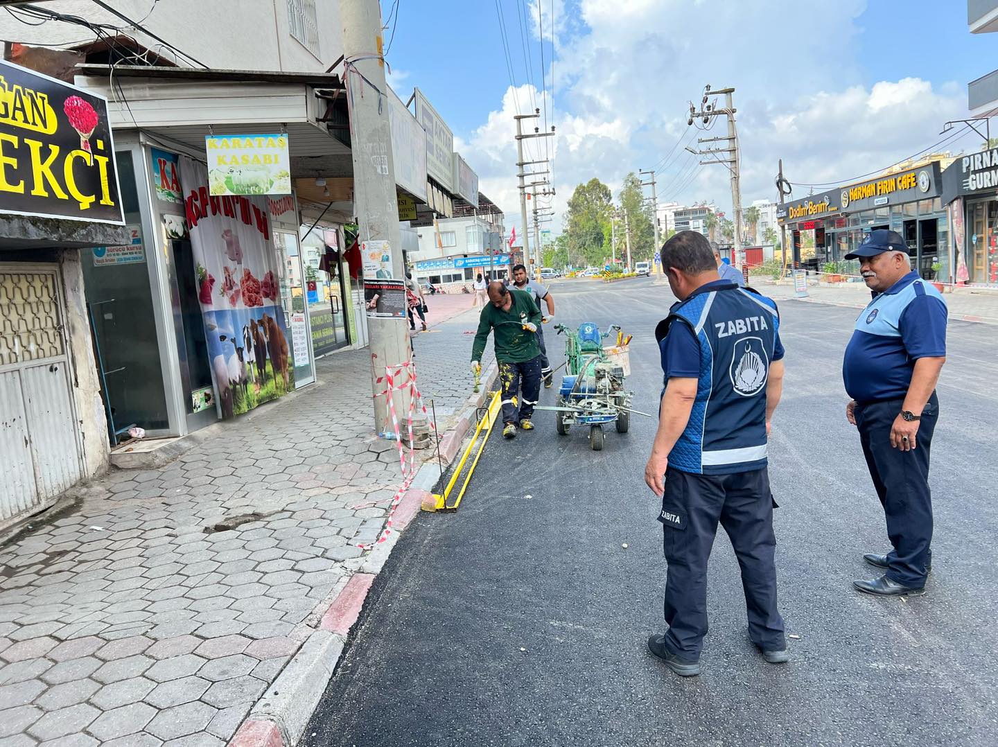 Osmaniye Belediyesi, Atatürk Caddesi'nde Asfalt Serim Çalışmalarını Tamamladı (1)