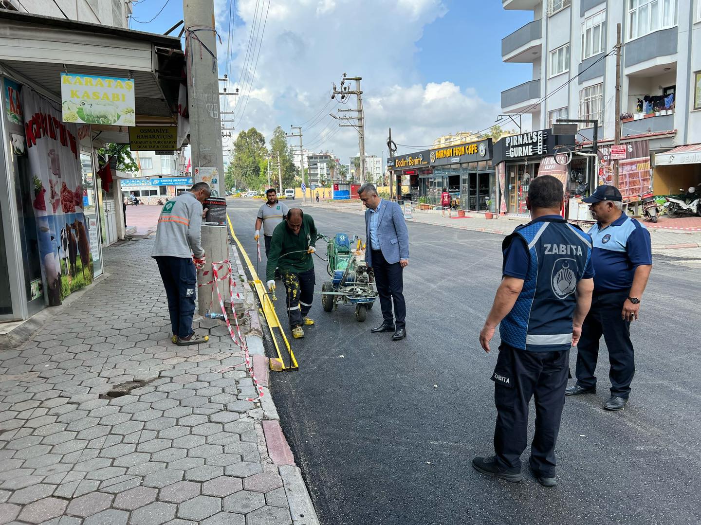 Osmaniye Belediyesi, Atatürk Caddesi'nde Asfalt Serim Çalışmalarını Tamamladı (2)