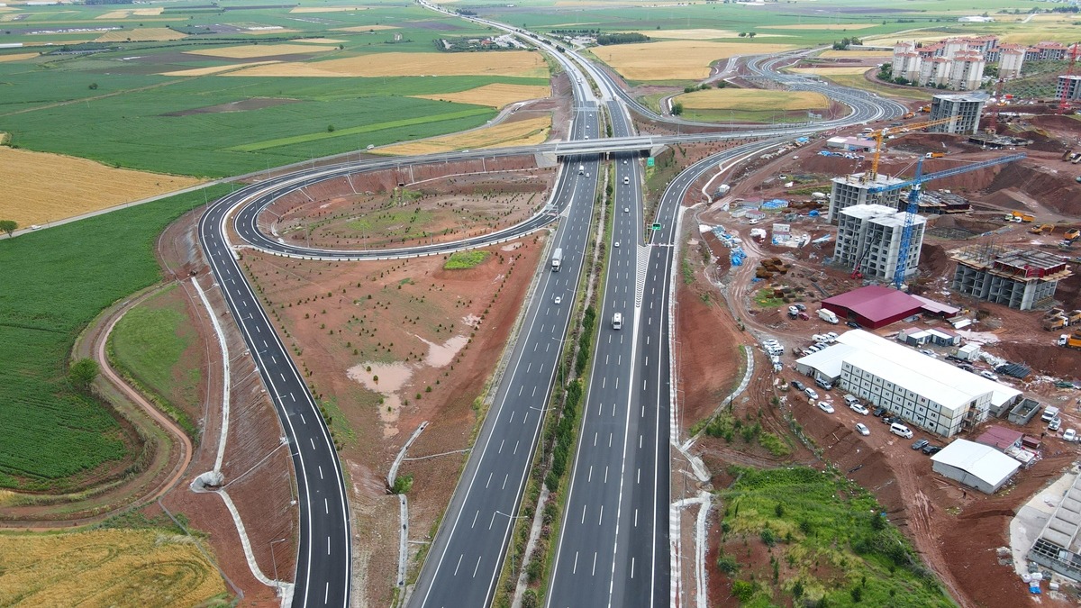 Vali Dr. Erdinç Yılmaz, Osmaniye Batı Kavşağı'nda İncelemelerde Bulundu (1)