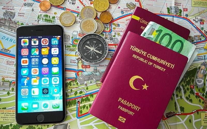 Yurt Dışından Gelen Yolculara Yeni Düzenleme İkinci Telefonlar Gümrükte El Konulacak