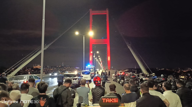 15 Temmuz Şehitler Köprüsü Çift Yönlü Trafiğe Kapandı İstanbul'da Büyük Kaos (1)