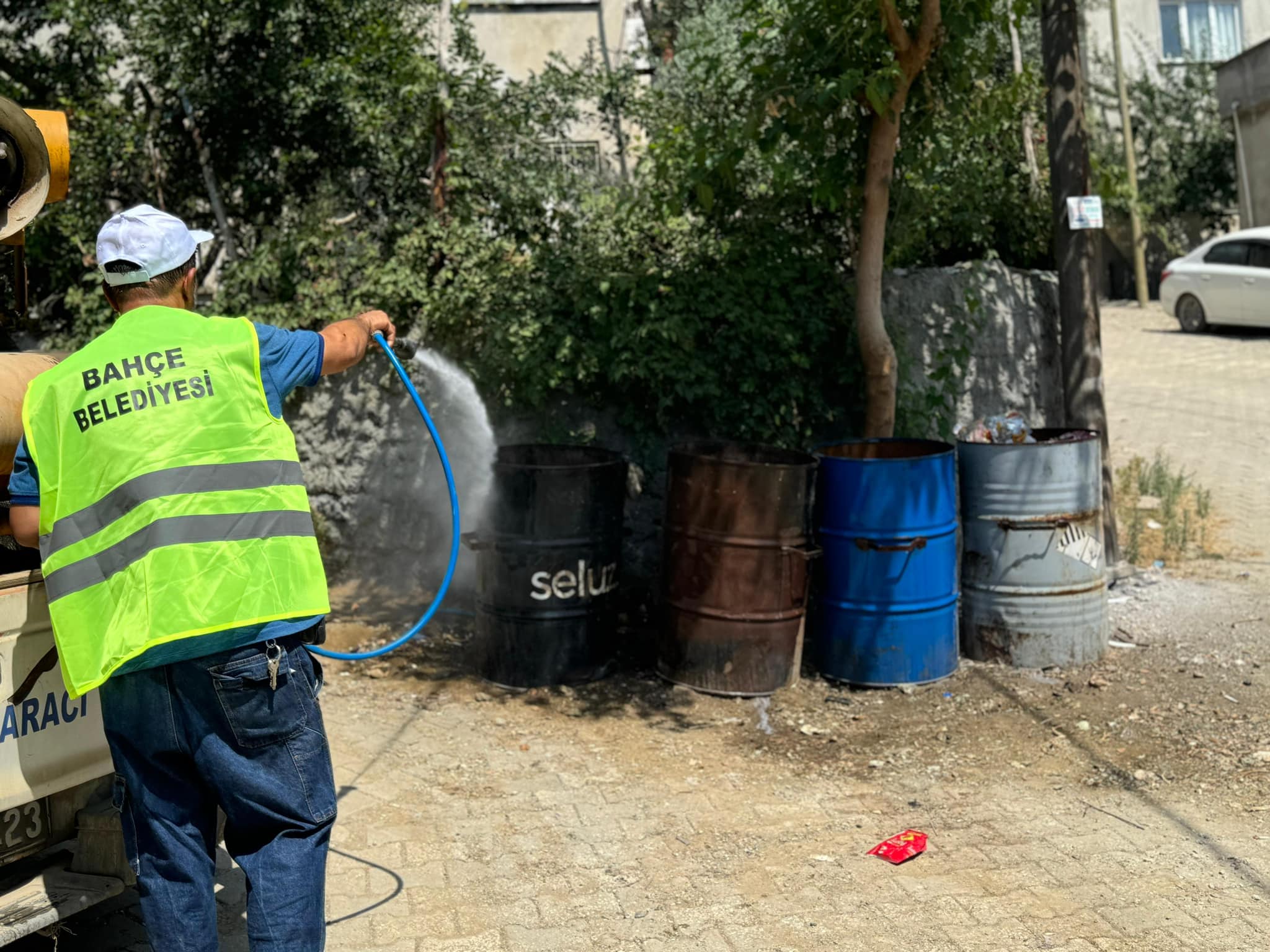 Bahçe İlçesinde Kurban Bayramı Sonrası Temizlik Ve İlaçlama Çalışmaları Başladı  (8)