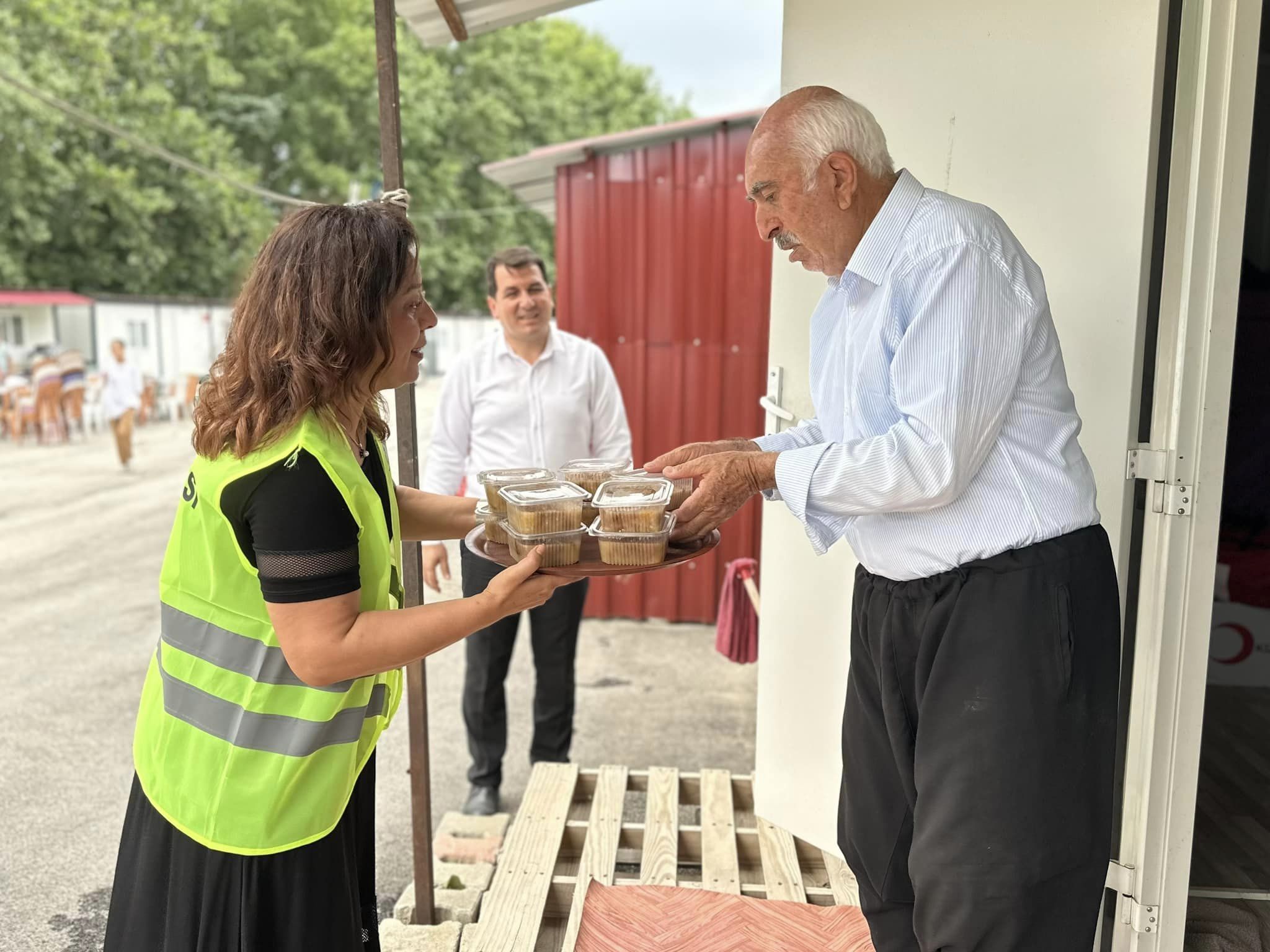 Bahçe Belediyesi’nden Vatandaşlara Aşure İkramı (3)