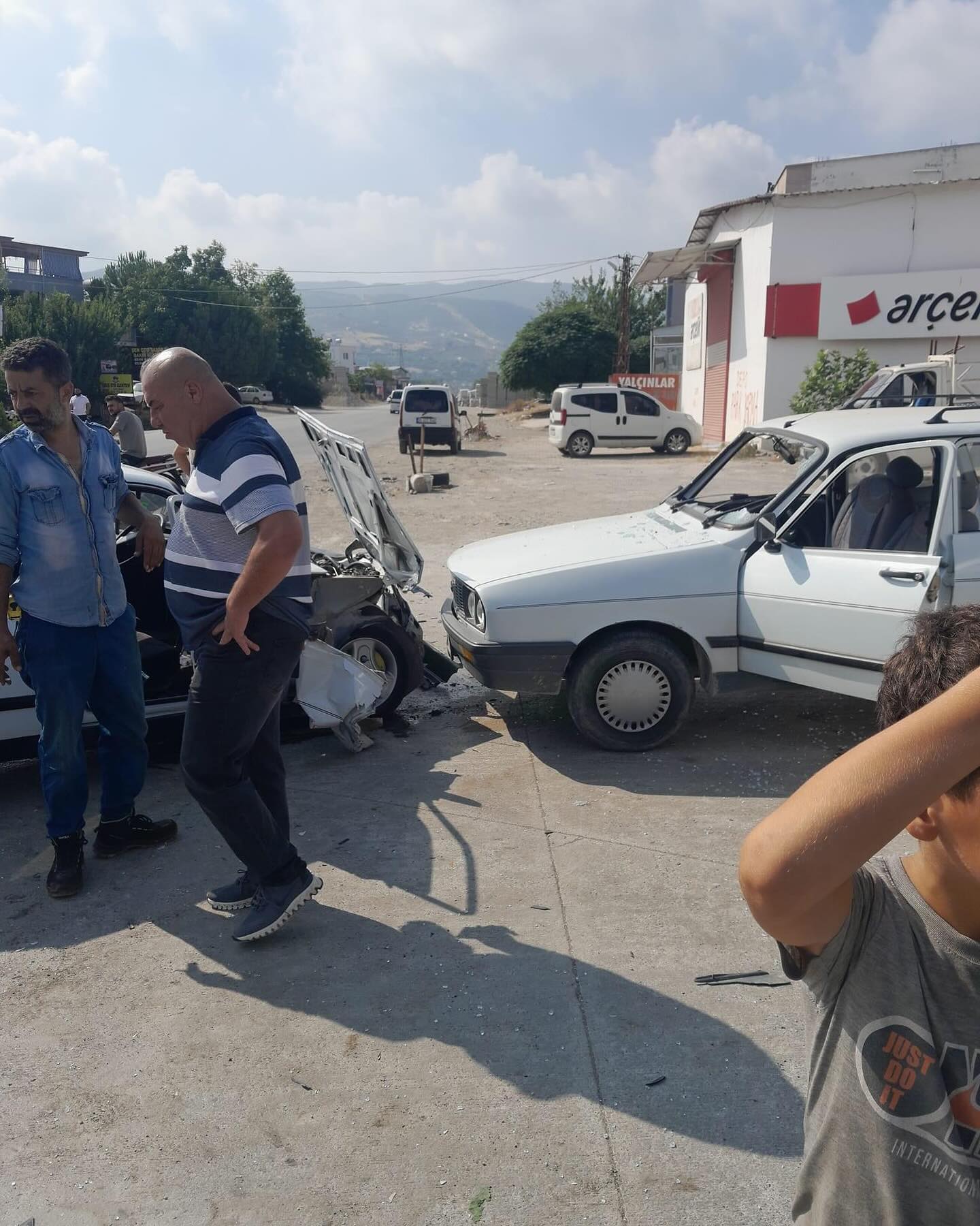 Düziçi Çevre Yolu’nda Zincirleme Kaza Yaralılar Hastaneye Kaldırıldı (3)