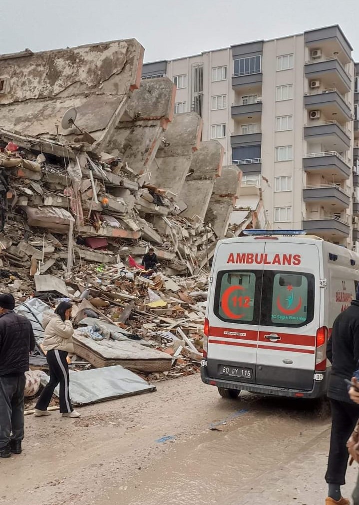 Esenevler Mahallesi Deprem Yaralarının Sarılmasını Bekliyor (2)