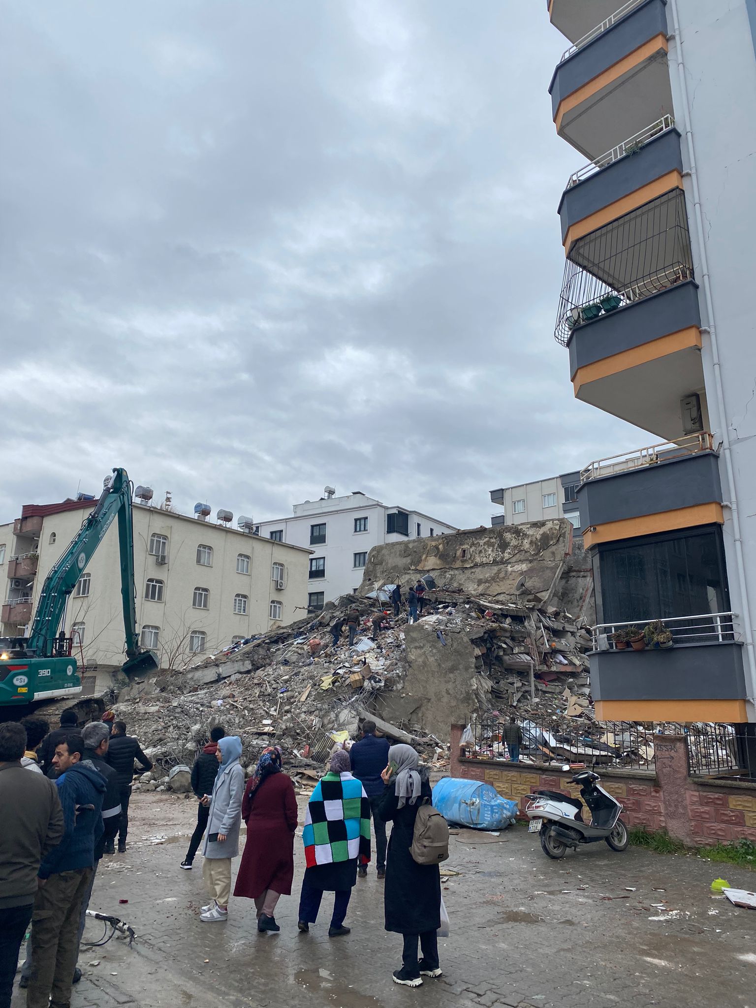 Esenevler Mahallesi Deprem Yaralarının Sarılmasını Bekliyor (5)