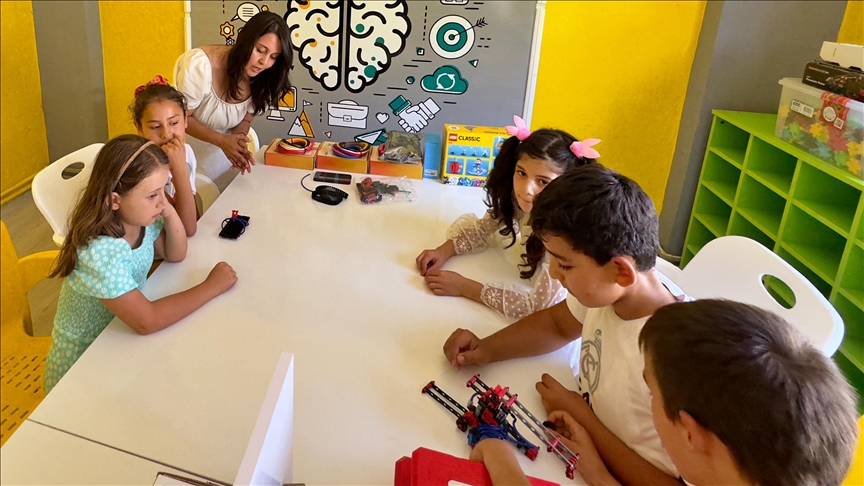 Osmaniye Bekdemirler İlkokulu'nda Robotik Kodlama Sınıfı Kuruldu