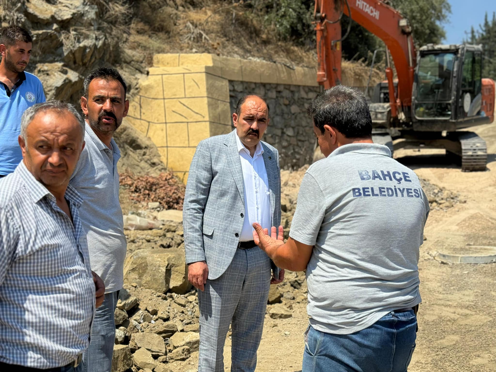 Başkan Vekili Üzeyir Ateş, Bahçe İlçesi'ndeki Çalışmaları Yerinde İnceledi (3)