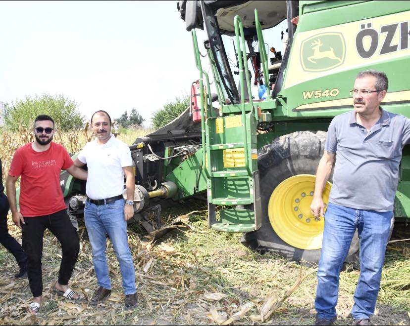 Kadirli Kaymakamı Erdinç Dolu, Mısır Hasadına Katıldı (1)