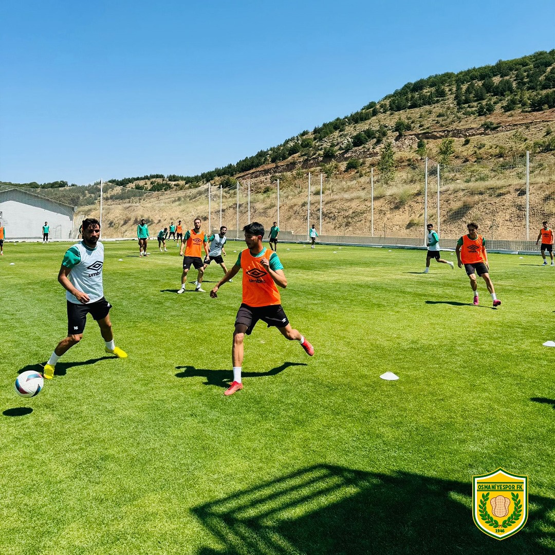 Osmaniyespor Fk'nın Sabah Antrenmanından İlk Kareler Tutku Ve Azimle Çalışıyorlar (3)