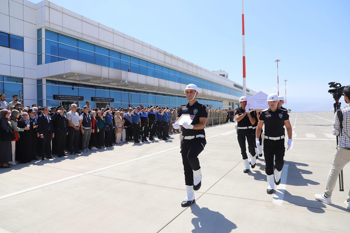 Şehit Polis Memuru Mustafa Peksoy, Kahramanmaraş’ta Düzenlenen Törenle Karşılandı (2)