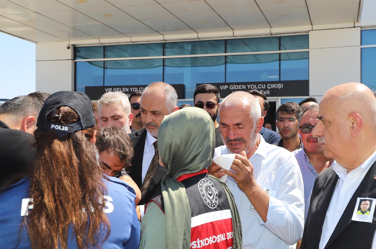 Şehit Polis Memuru Mustafa Peksoy, Kahramanmaraş’ta Düzenlenen Törenle Karşılandı (4)