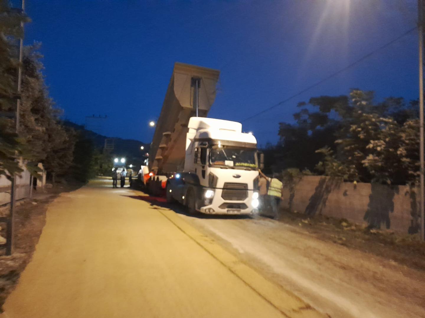 Erzin’de Kızlarçayı Kuyuluk Yolunda Beton Asfalt Hazırlıkları Devam Ediyor (3)