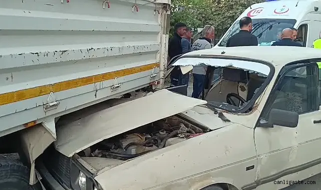 Adana Da Park Halindeki Kamyonete Carpan Otomobildeki 3 Kisi Yaralandi 4809