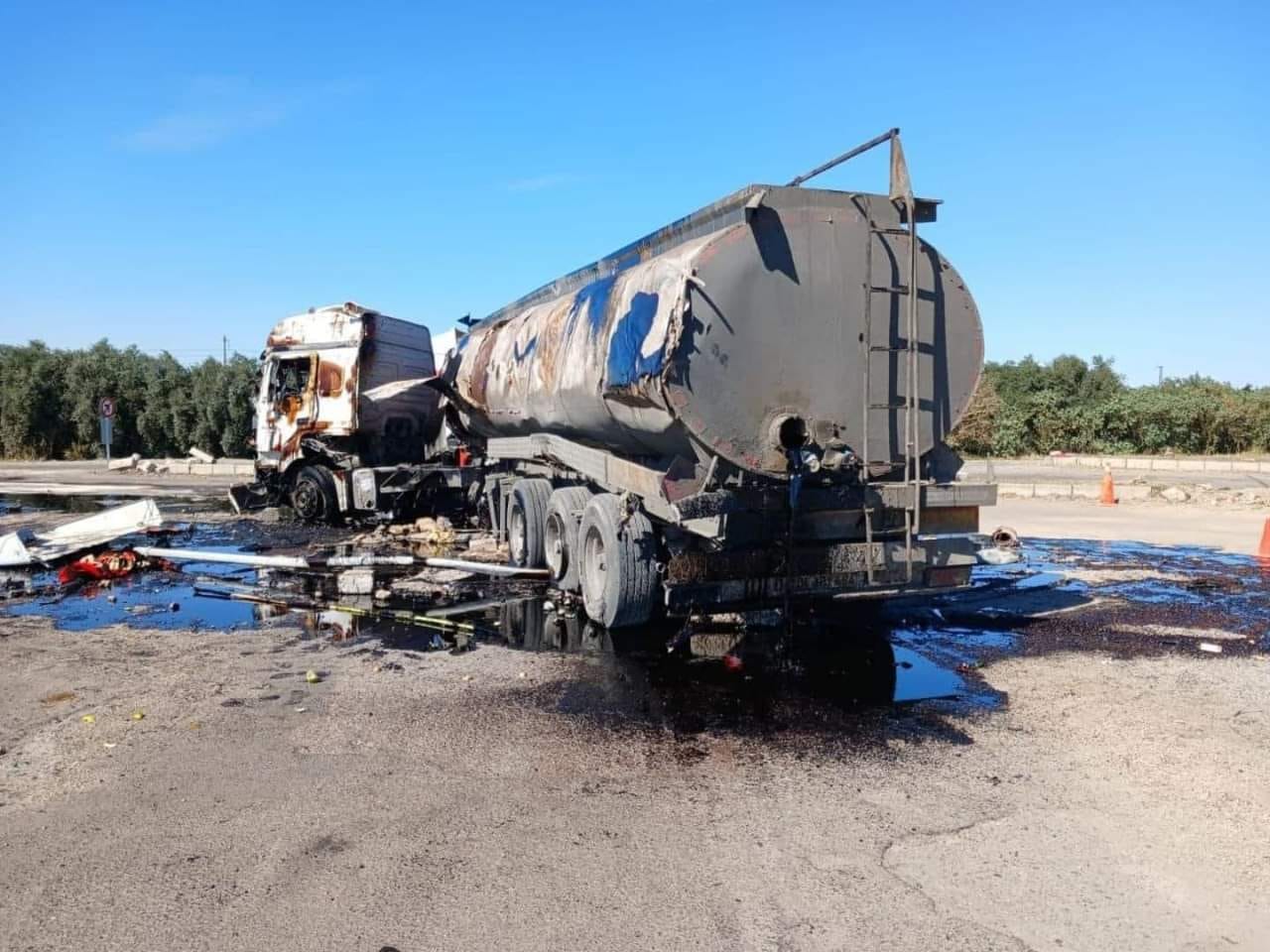 Hatay’da Tanker Devrildi Sürücü Yaralandı (3)