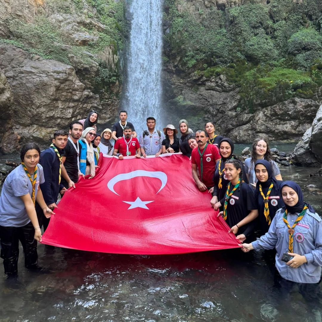 Kayıboyu Kız Öğrenci Yurdu’ndan Gençler, Karaçay Şelalesi’nde Doğa Yürüyüşü Yaptı (2)