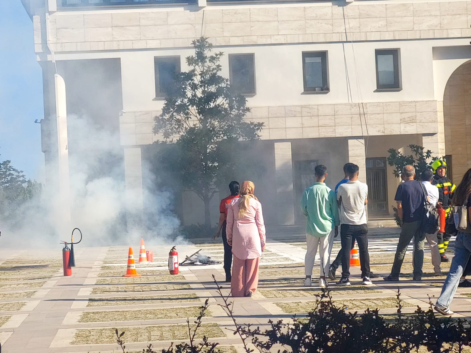 Mersin Üniversitesi’nde İtfaiyeden Yangın Tatbikatı Eğitimi (4)