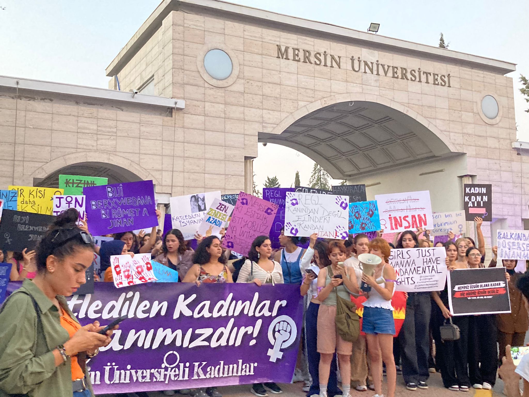 Mersin Üniversitesi'nde Kadın Cinayetlerine Karşı Tepki (3)