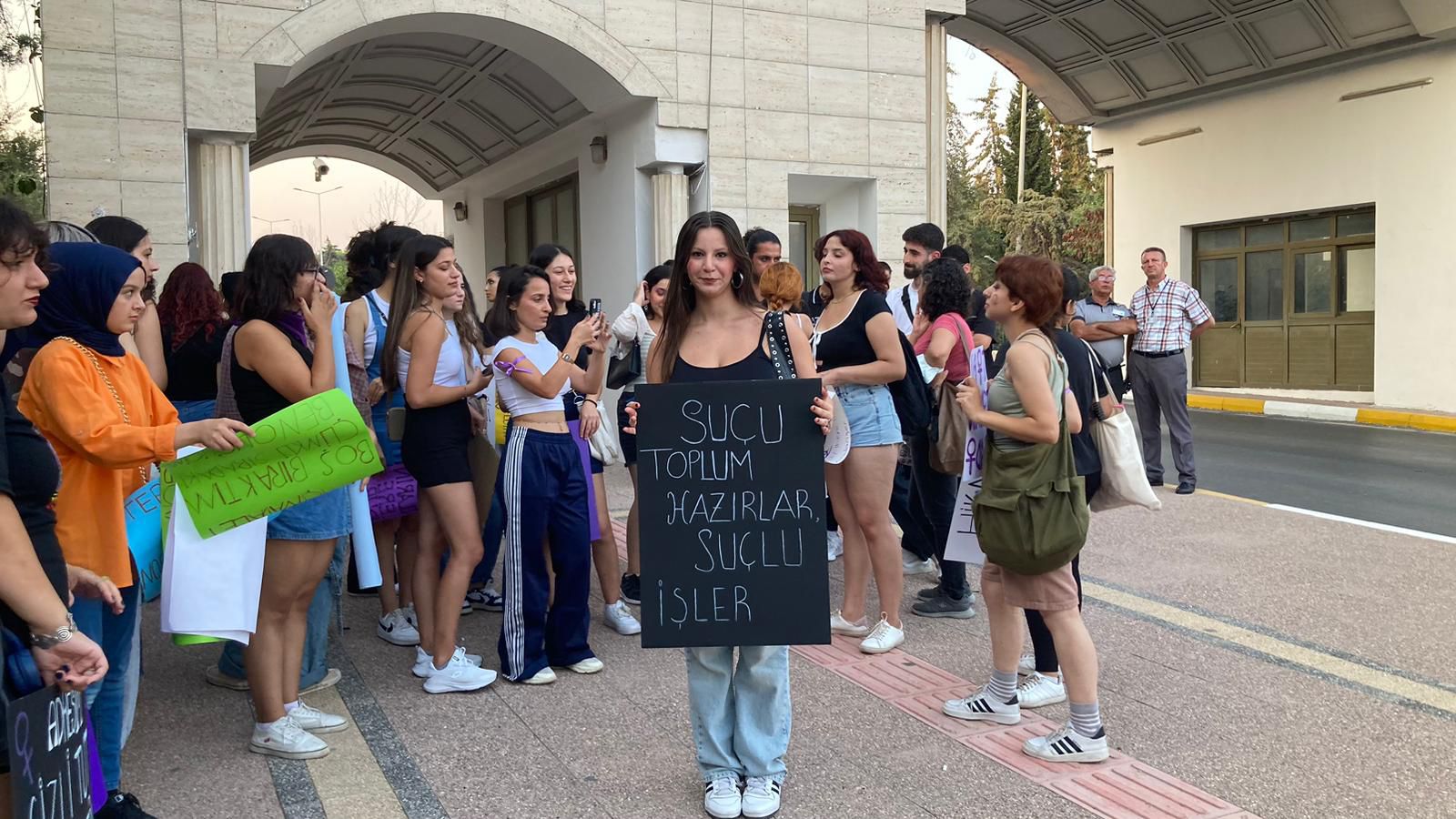 Mersin Üniversitesi'nde Kadın Cinayetlerine Karşı Tepki (6)