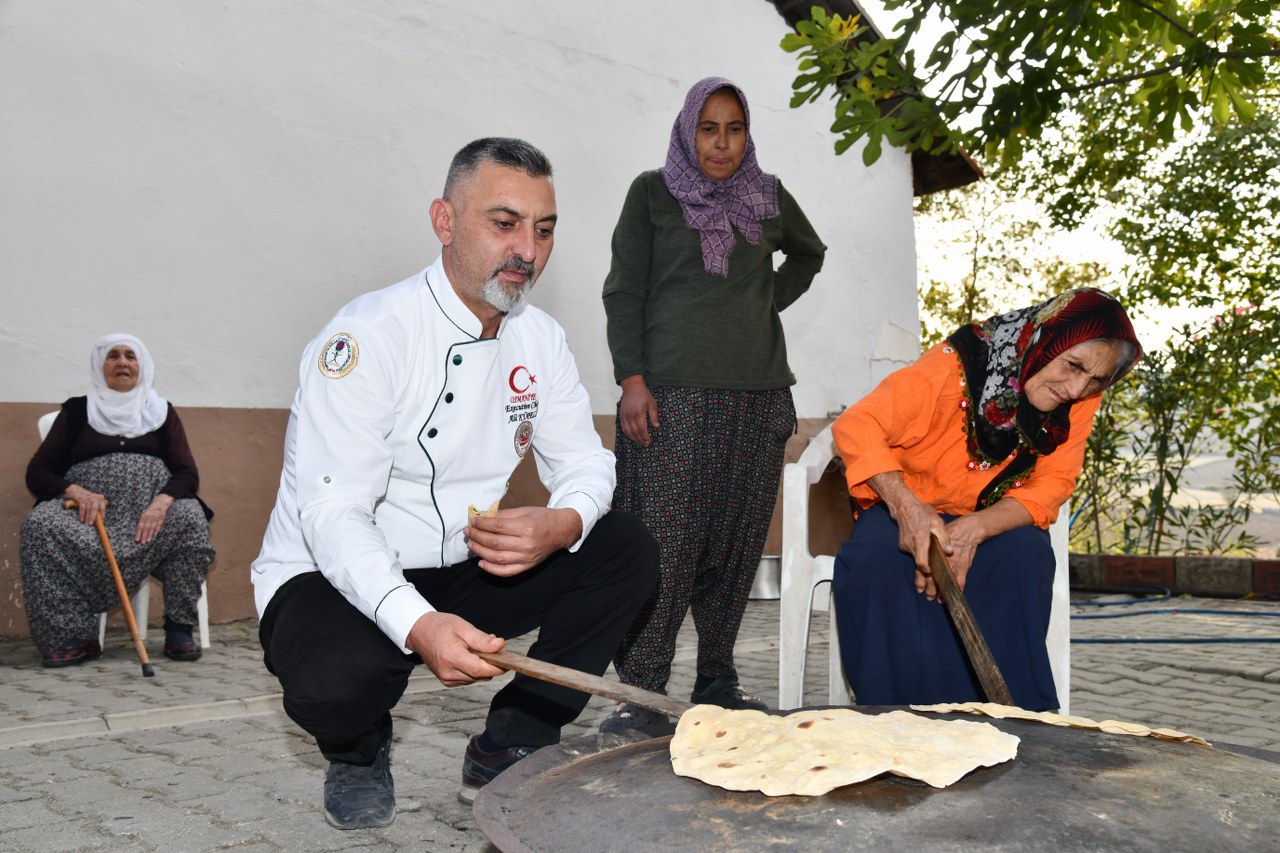 Ünlü Şefler Çukurova’nin Efesi̇ Kastabala Anti̇k Kenti̇ İle Karatepe Ki̇li̇m Dokuma Kooperati̇fi̇ni̇ Gezdi̇ (46)