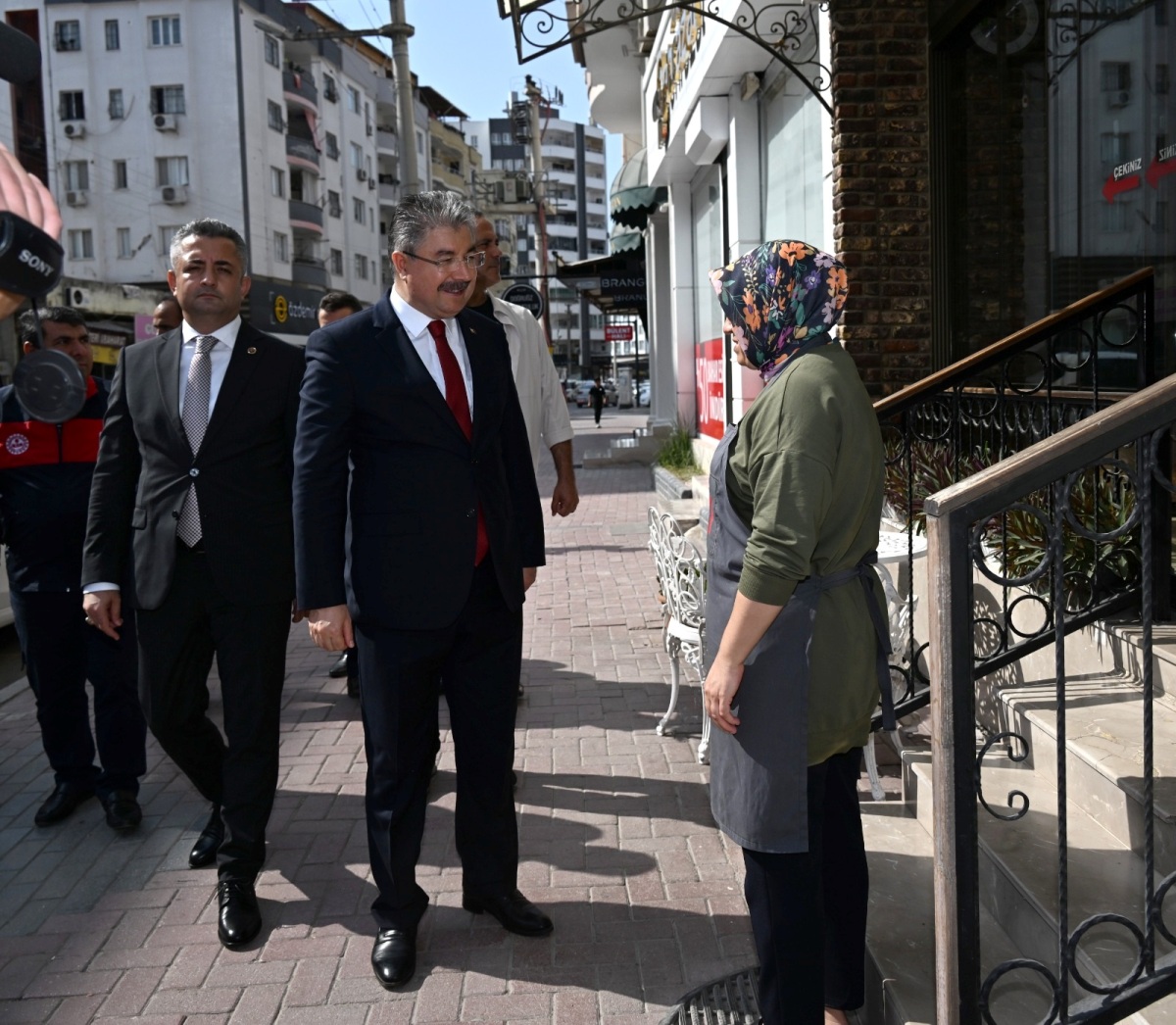 Vali Dr. Erdinç Yılmaz'dan Esnaf Ziyareti “Her Zaman Vatandaşlarımızın Yanındayız” (2)