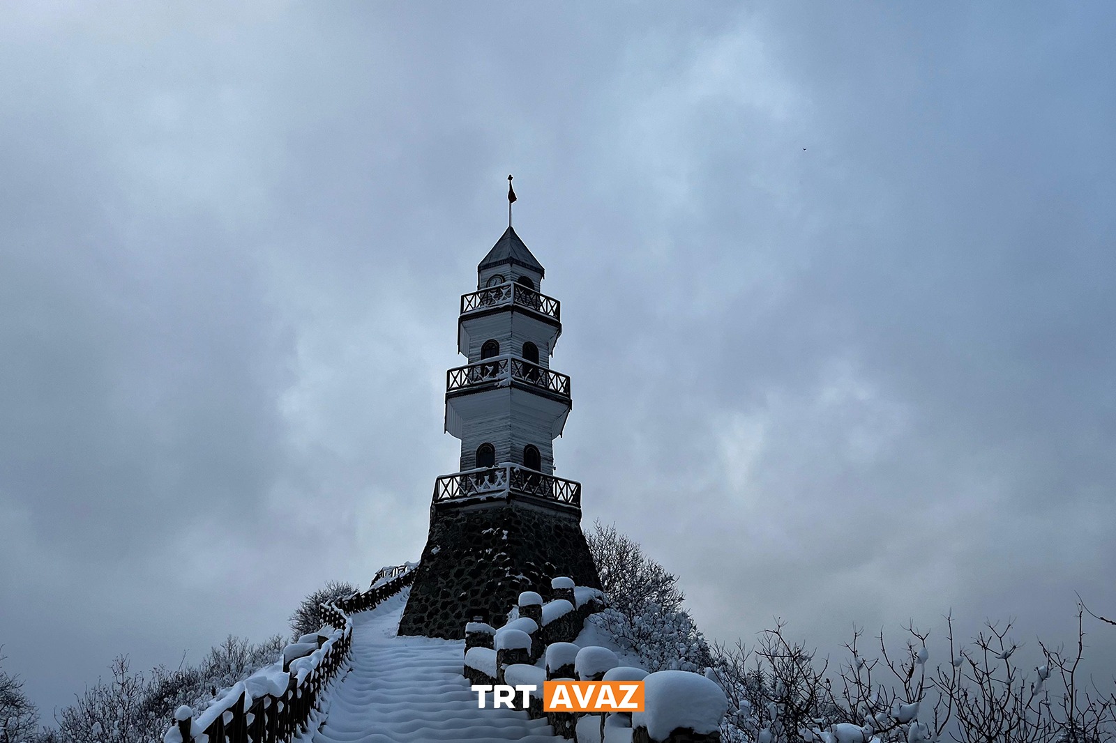 Bolu'nun Tarihi İlçesi Göynük, Beyaz Örtüye Büründü (4)