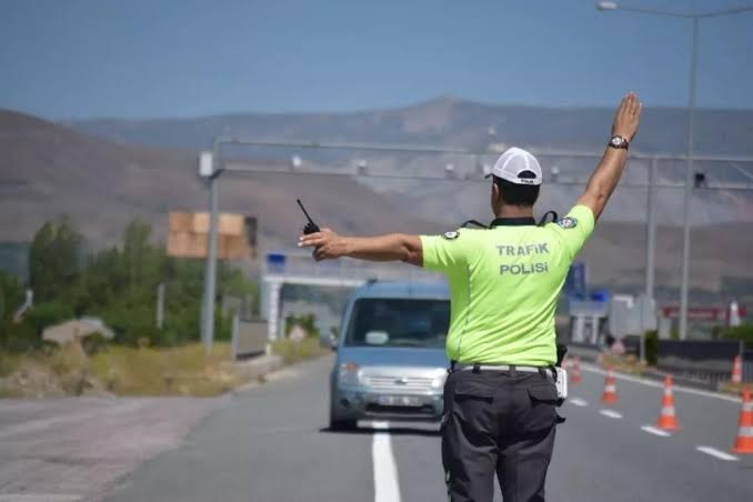 Trafik polisi