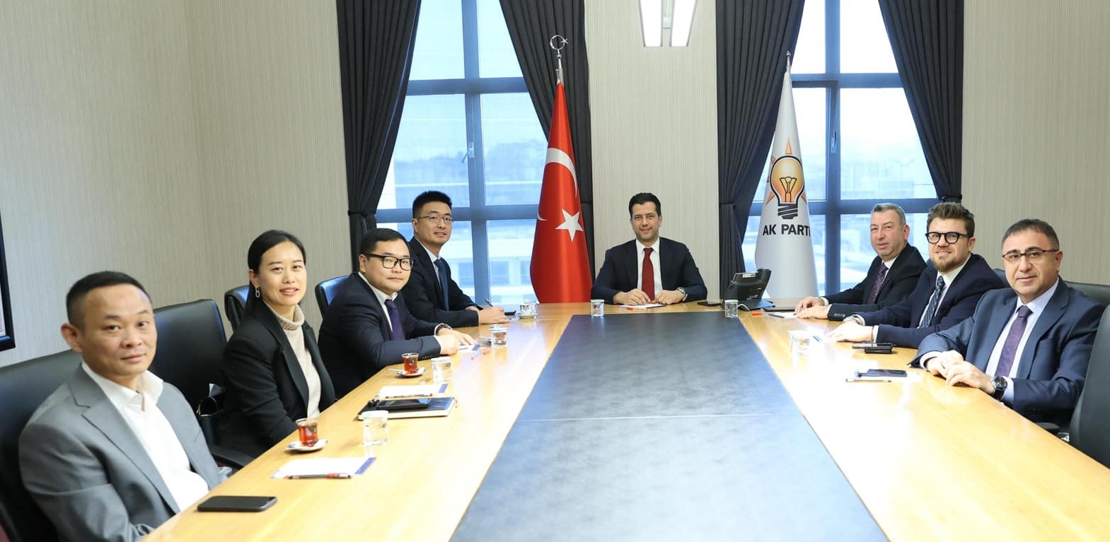 Milletvekili Kaya, Ak Parti Genel Merkezinde Çinli Otomotiv Devi Dongfeng'i Ağırladı (1)