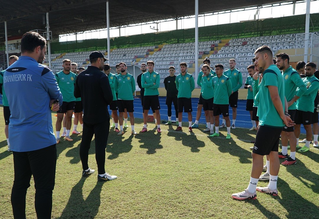 Osmaniyespor Fk, Viranşehir Belediyespor Maçı İçin Hazırlıklarını Sürdürüyor (4)