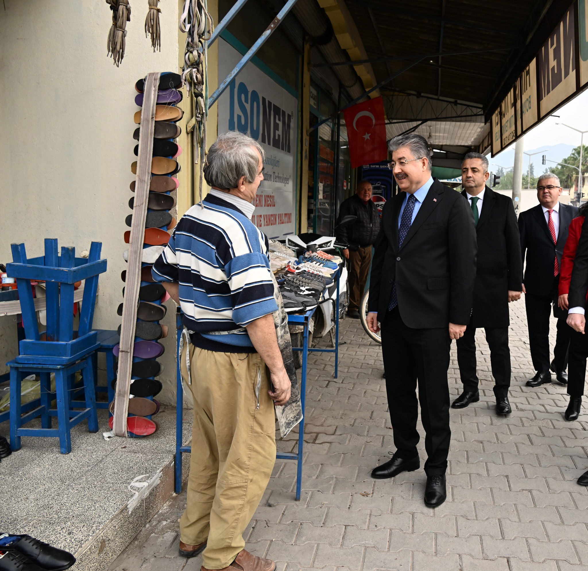 Vali Dr. Erdinç Yılmaz Esnaf Ziyaretlerini Sürdürüyor (1)