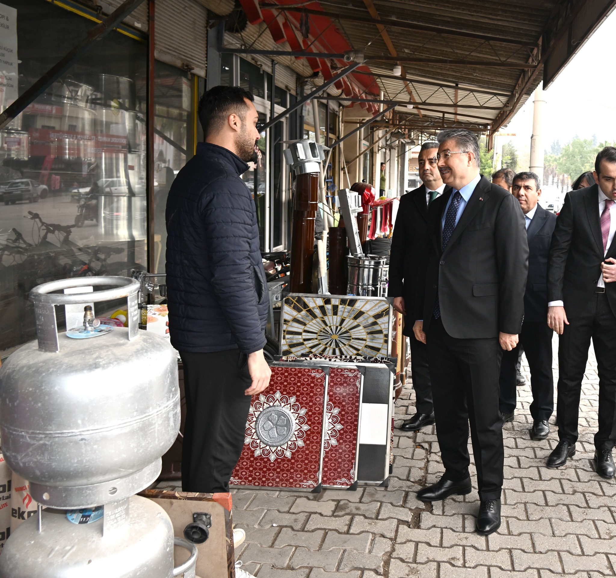 Vali Dr. Erdinç Yılmaz Esnaf Ziyaretlerini Sürdürüyor (3)