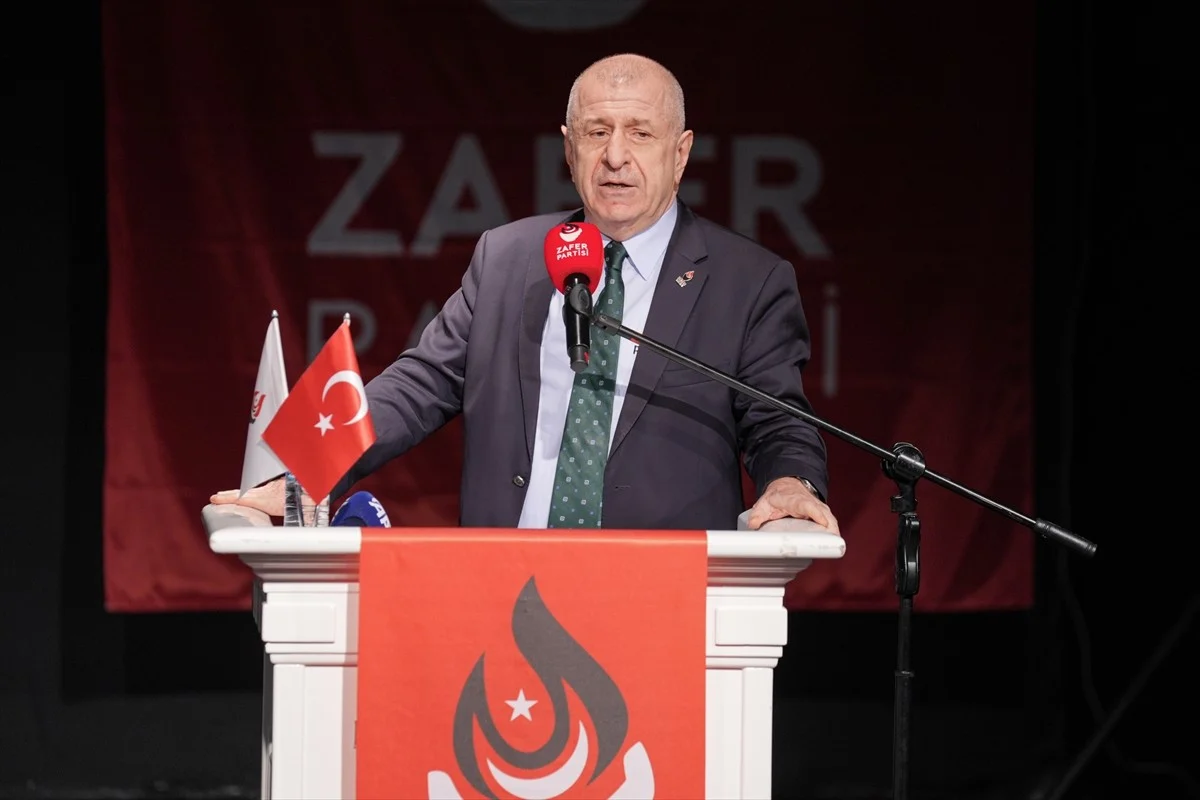 Zafer Partisi Genel Baskani Umit Ozdag Partisinin Kucukcekmece 039 De Atakent Kultur Sanat 145205