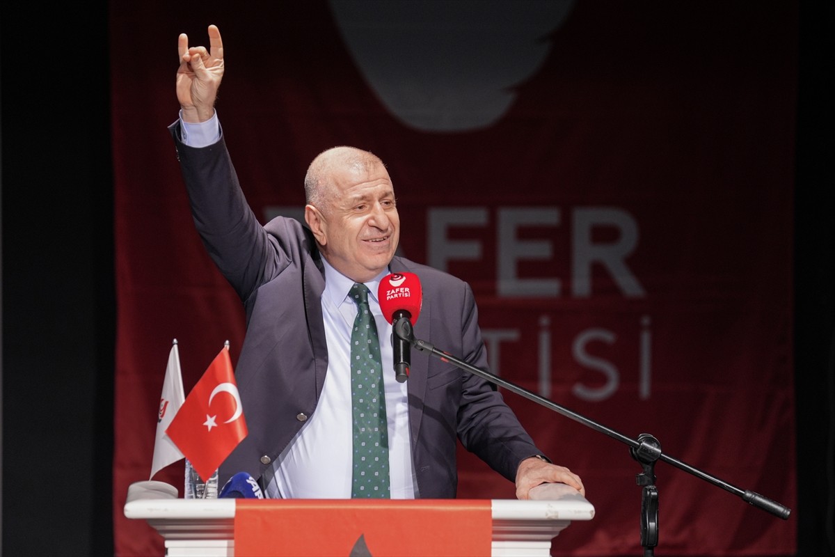 Zafer Partisi Genel Baskani Umit Ozdag Partisinin Kucukcekmece 039 De Atakent Kultur Sanat 444709