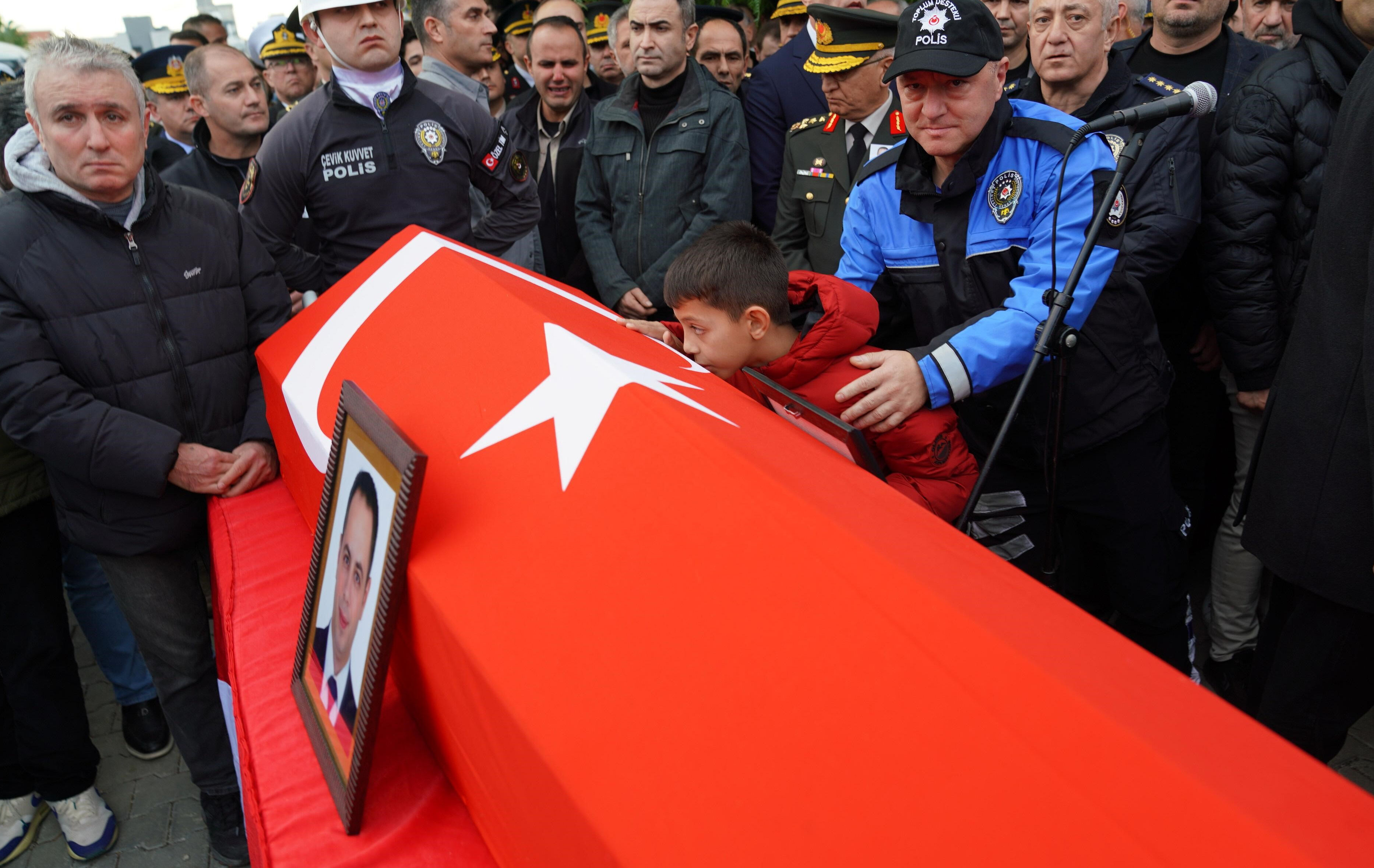 Şehit Polis Memuru Mehmet Tozun, Son Yolculuğuna Uğurlandı (2)