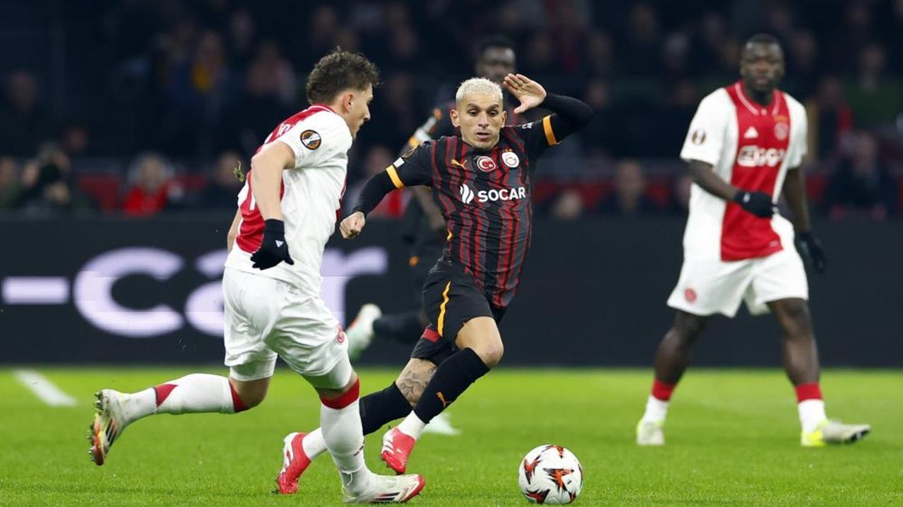 Galatasaray UEFA Avrupa Ligi'nde Ajax'a 2-1 Mağlup Oldu