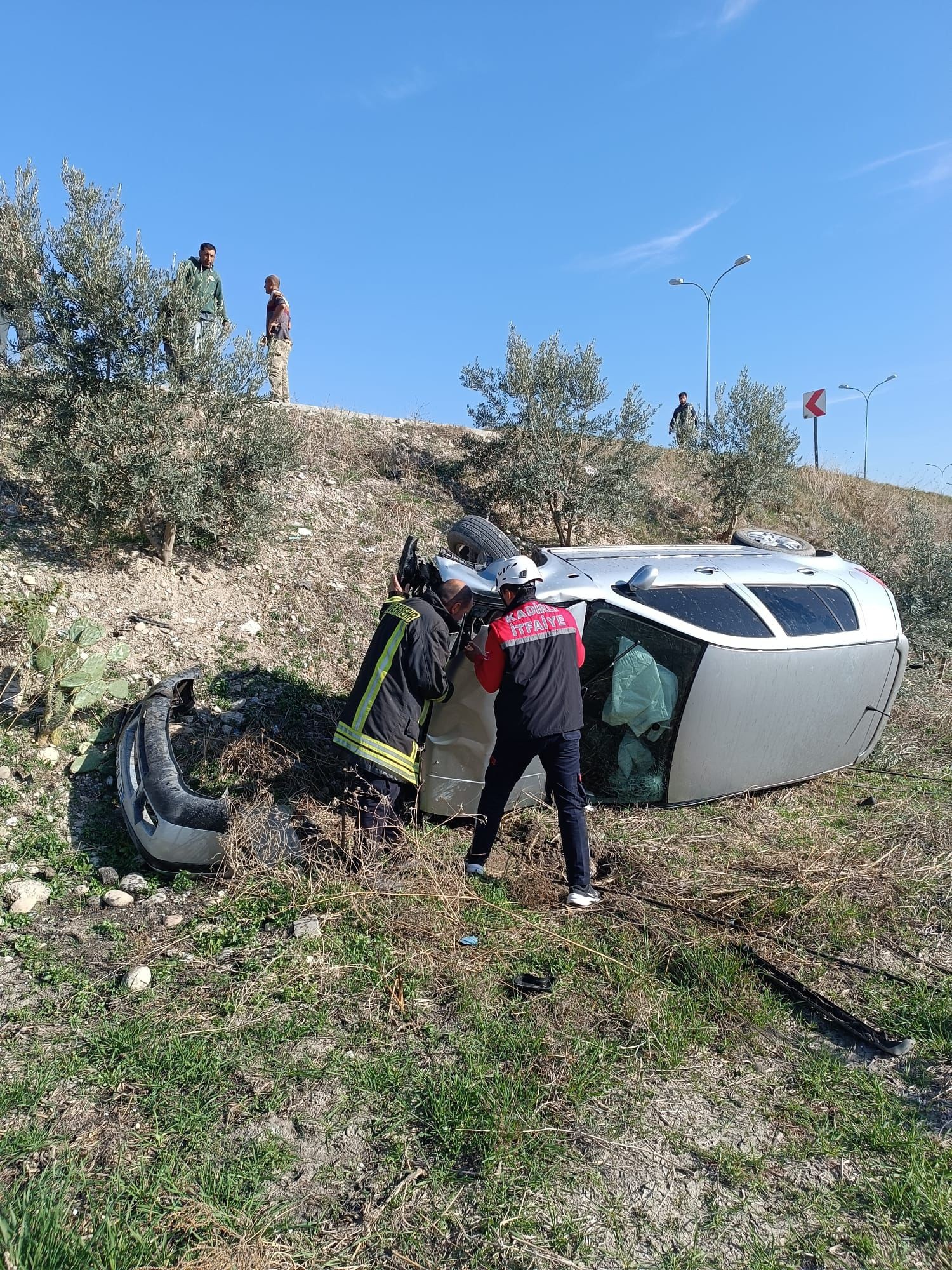 Çevre Yolunda Otomobil Devrildi