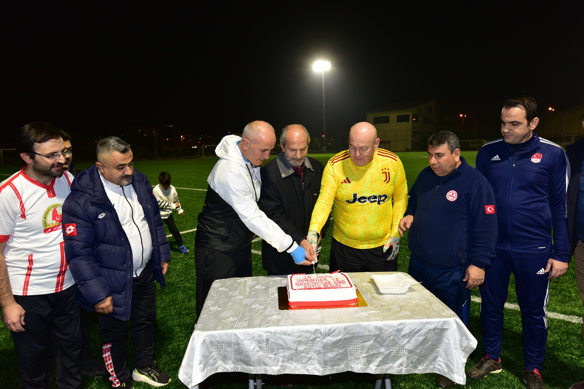 Gazeteciler Ile Kamu Kurum Müdürleri Geleneksel Futbol Maçında Buluştu (4)