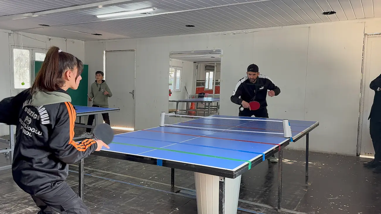 Atalan Masa Tenisi Şampiyona4