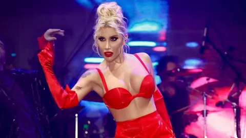 İrem Derici'den Z Kuşağı Yorumu Benim Getir Götürümü Yaparlar (3)