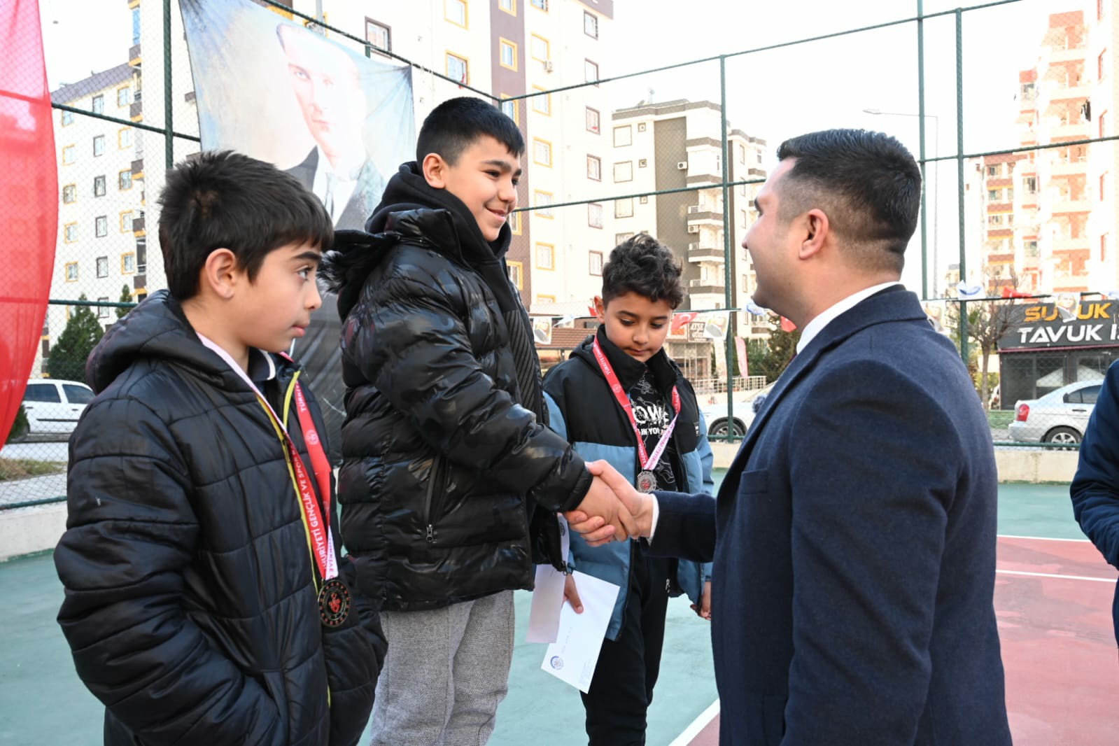Kadirli’de Kurtuluş Bayramı Spor Turnuvalarında Şampiyonlara Ödül (1)